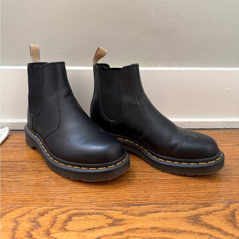 Dr. Martin - Black Leather Chelsea Boots